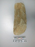 藏品(中型斜刃打製石斧)的圖片